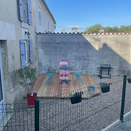 Maison Mitoyenne Proche Cognac *